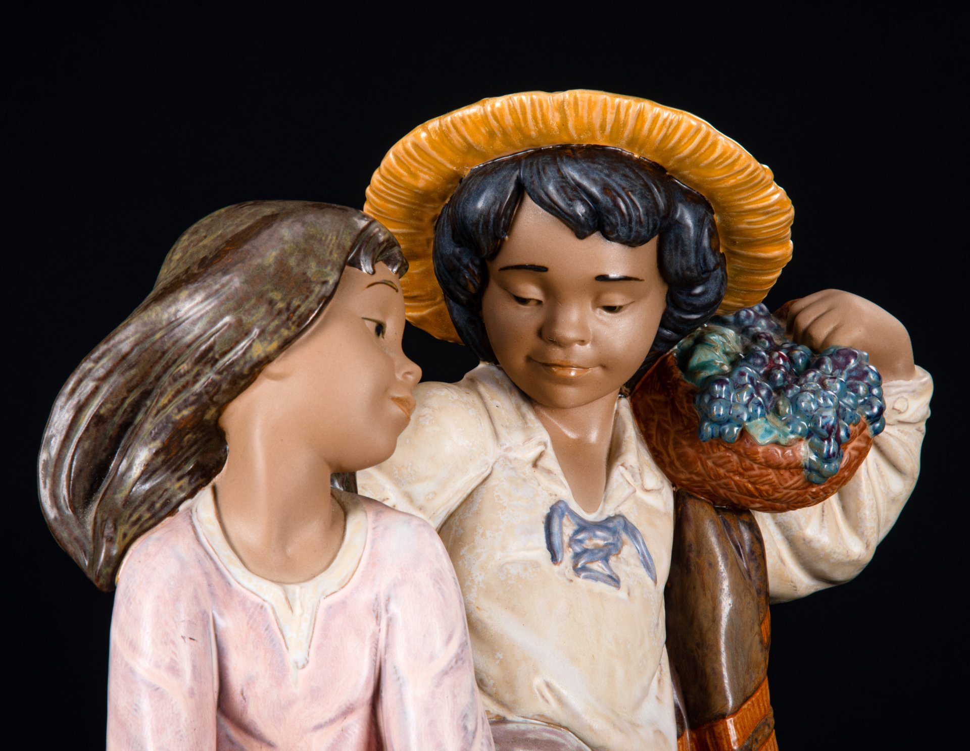 Статуэтка винтажная First Crush (Первая влюбленность), автор Jose Puche, Lladro Gres, керамика, Испания, 1970-1999 гг.