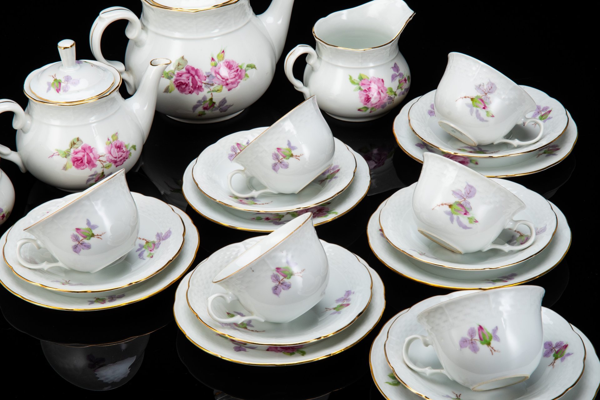 Сервиз чайный с цветочным декором на 6 персон (22 предмета), фарфор, деколь, золочение, Thun (Тун), Чехословакия, 1960-1990 гг.