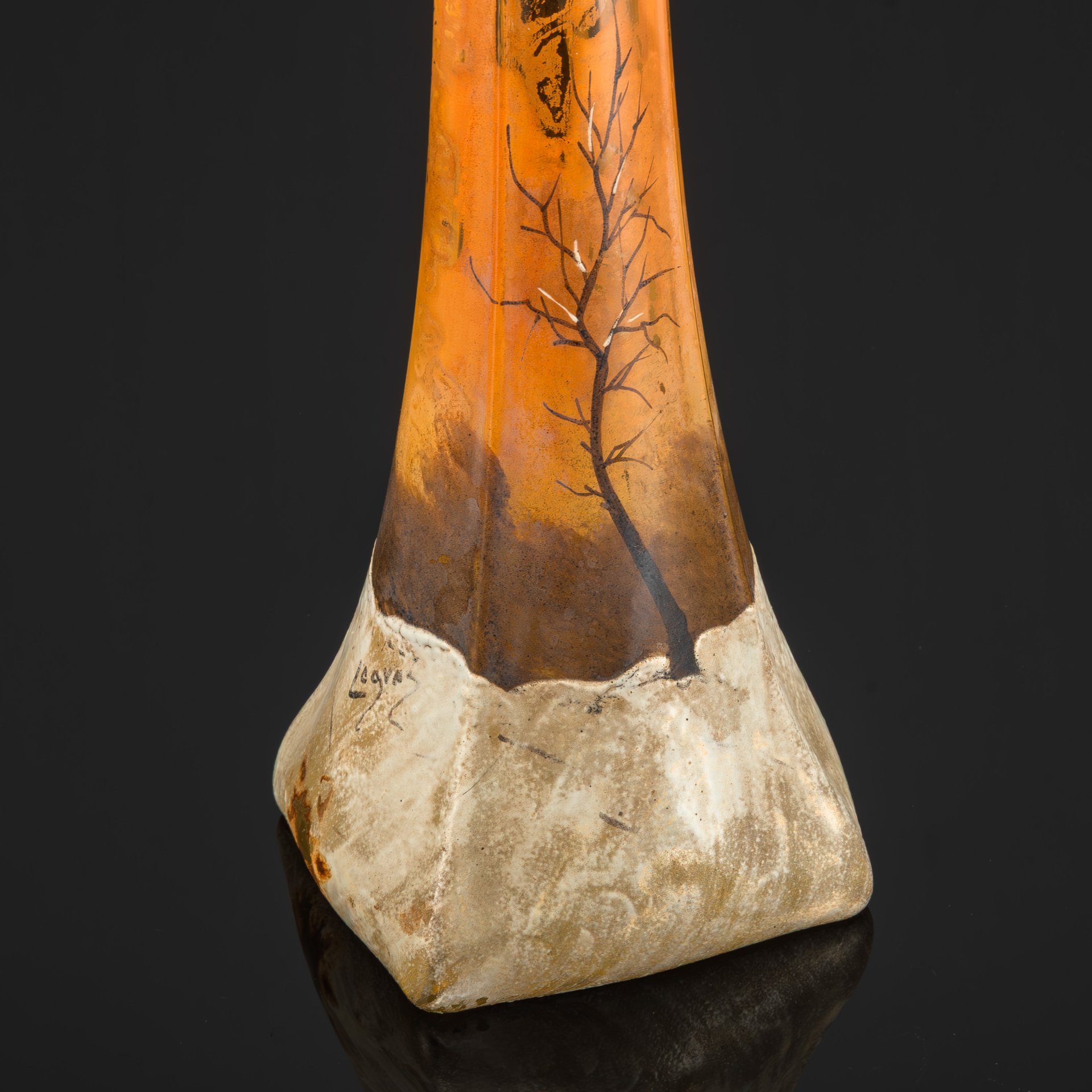 Ваза, украшенная изображением зимнего пейзажа, Legras et C. (?), стекло, роспись полихромной эмалью, Франция, 1900-1930 гг.