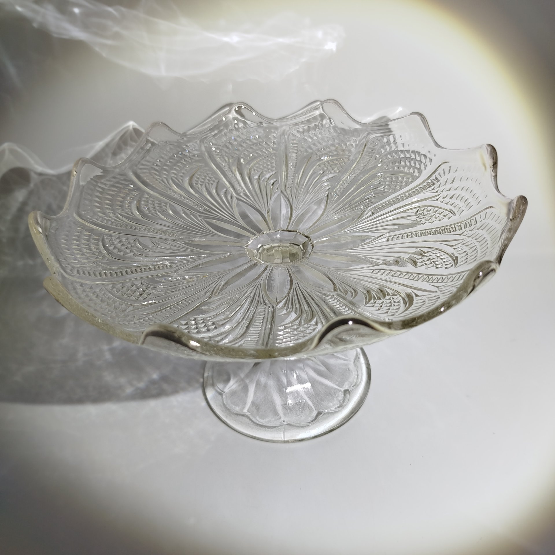 Фруктовница с растительным декором, стекло, пресс, Опытный стекольный завод, СССР, 1960-1980 гг.