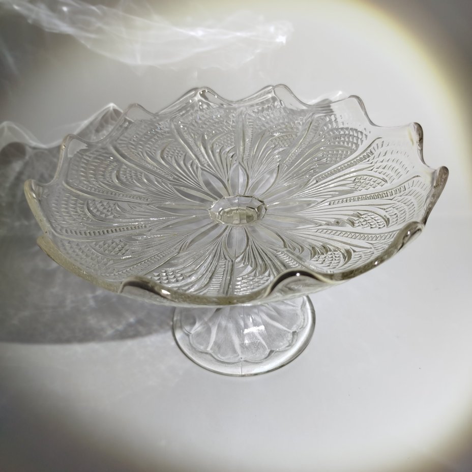 Фруктовница с растительным декором, стекло, пресс, Опытный стекольный завод, СССР, 1960-1980 гг.