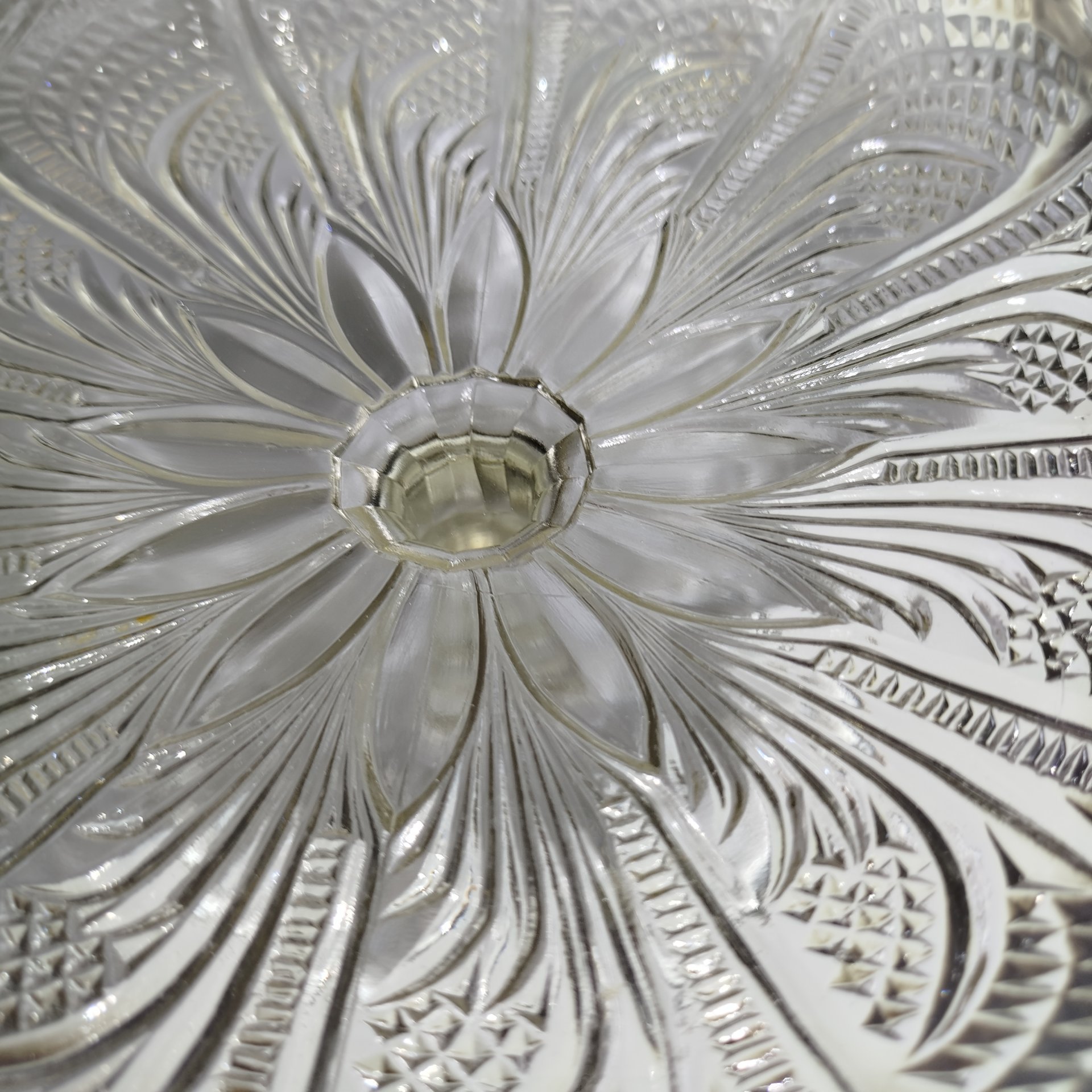 Фруктовница с растительным декором, стекло, пресс, Опытный стекольный завод, СССР, 1960-1980 гг.