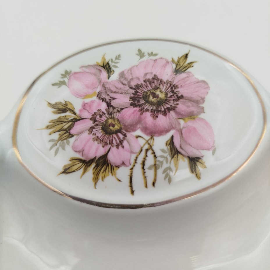 Пепельница, декорированная цветами, Porcelaine de Bruxelles, фарфор, деколь