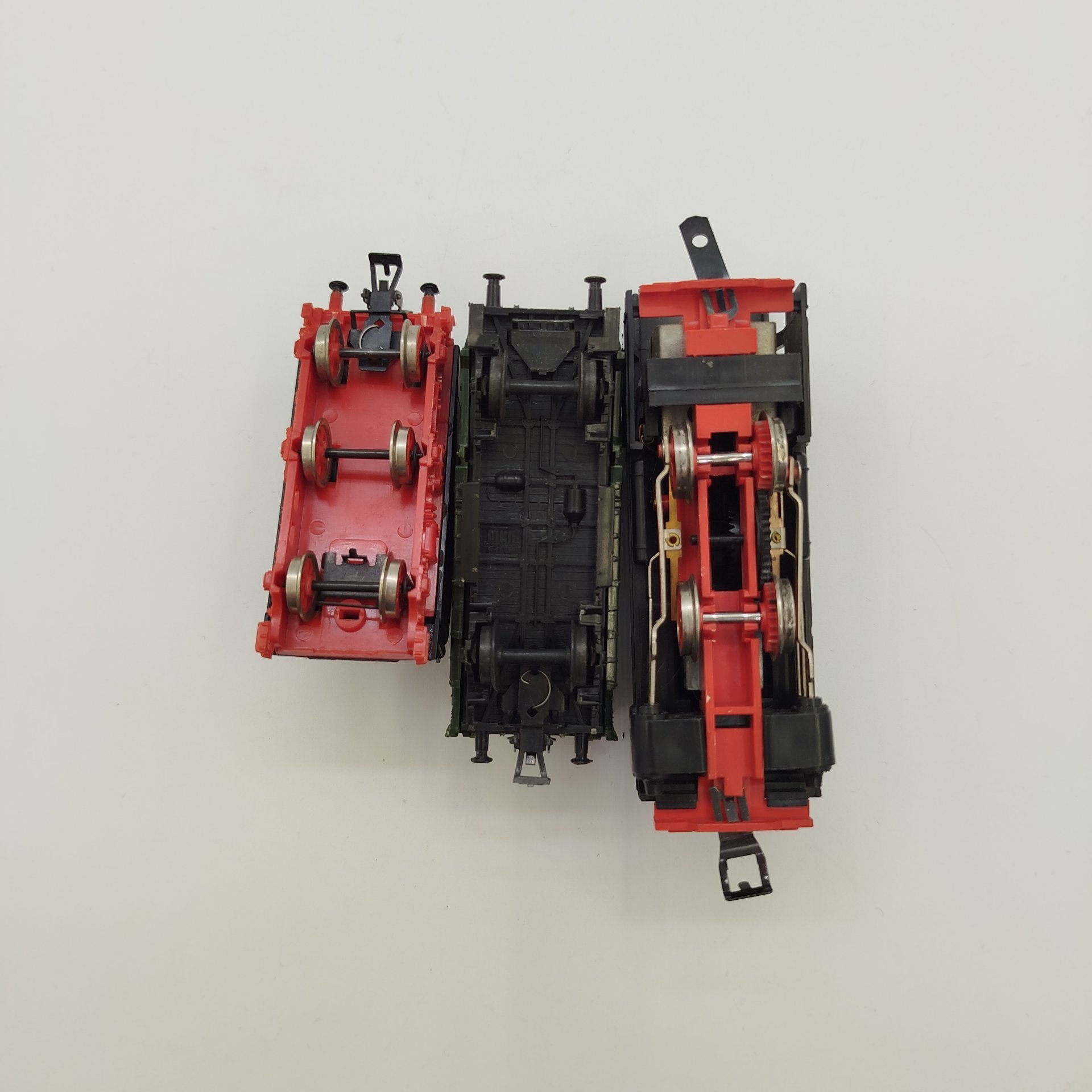 Набор из трех моделей для железной дороги(паровоз "BR 80", два вагона), масштаб 1:87, пластик, металл, Piko, ГДР, 1970-1980 гг.