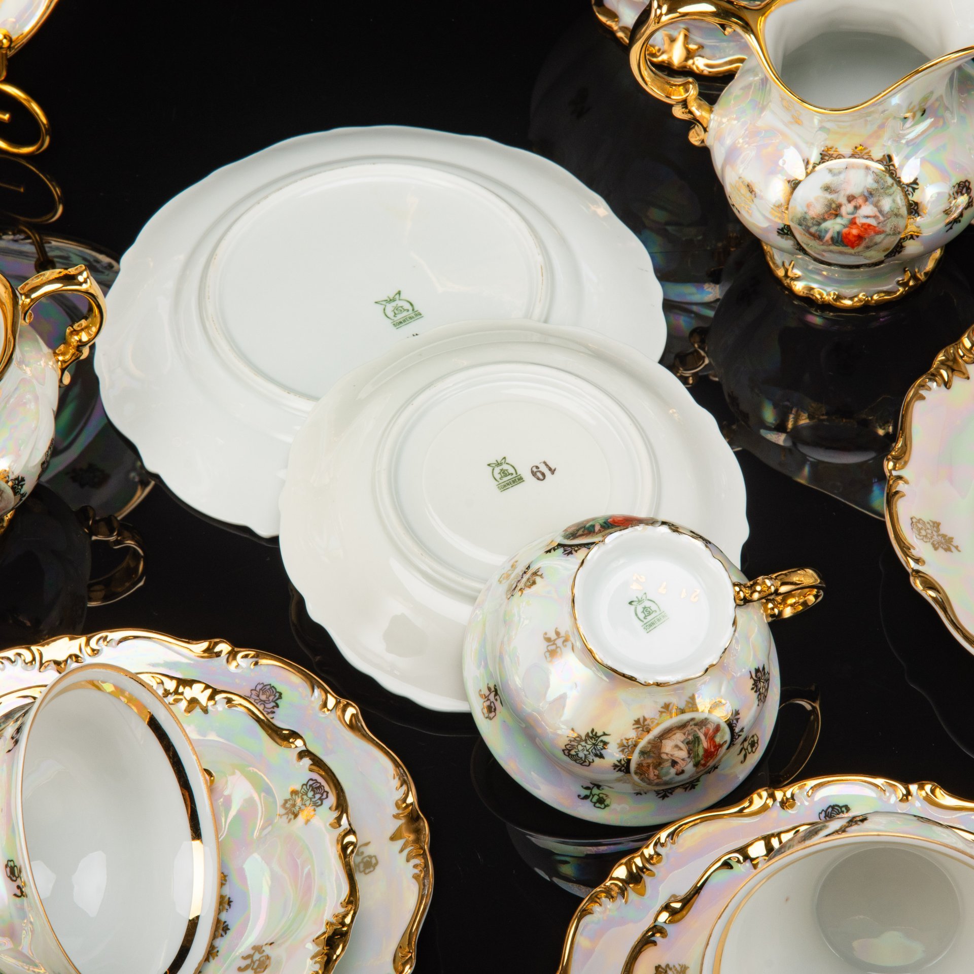 Сервиз чайный "Мадонна" на 6 персон (22 предмета), фарфор, люстр, деколь, золочение, Sonneberg Porzellan, ГДР, 1960-1970 гг.