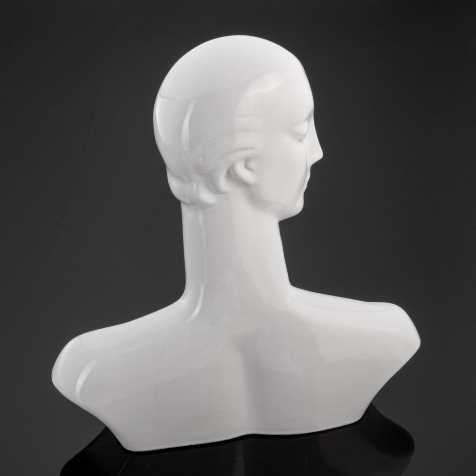 Бюст танцовщицы "Гертруд Лейстиков/Gertrud Leistikow" (большой), выполненный в стиле Ар-деко, скульптор Thomas Andreas Vos (1887 - 1948)