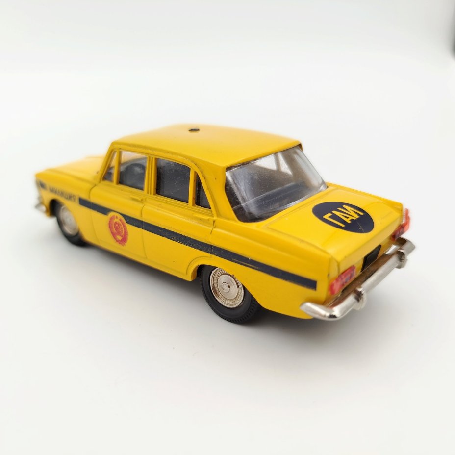 Модель автомобиля "Москвич-412" (ГАИ)
