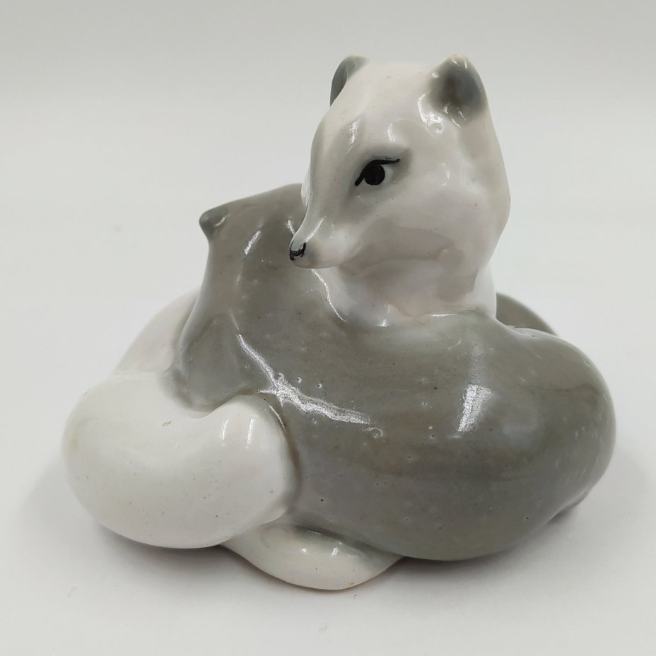 Статуэтка "Два песца", фарфор, роспись, Ленинградский завод «Стройфаянс», СССР, 1950-1970 гг.