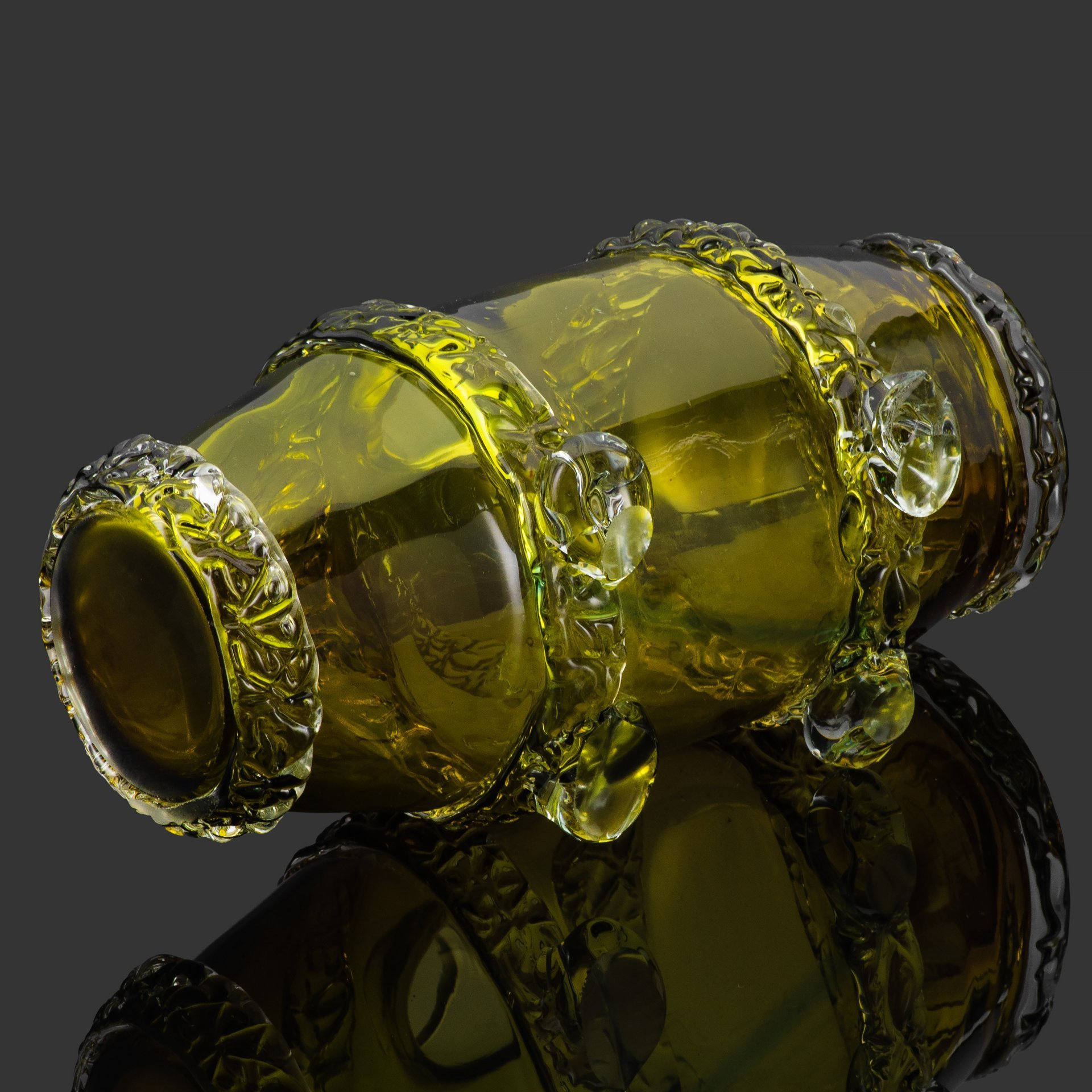 Штоф ("Посудина "Барило"), автор Тарновский М.И., Львовское производственное объединение "Радуга", стекло, цветное, гутная техника, СССР, 1970-1980 гг.