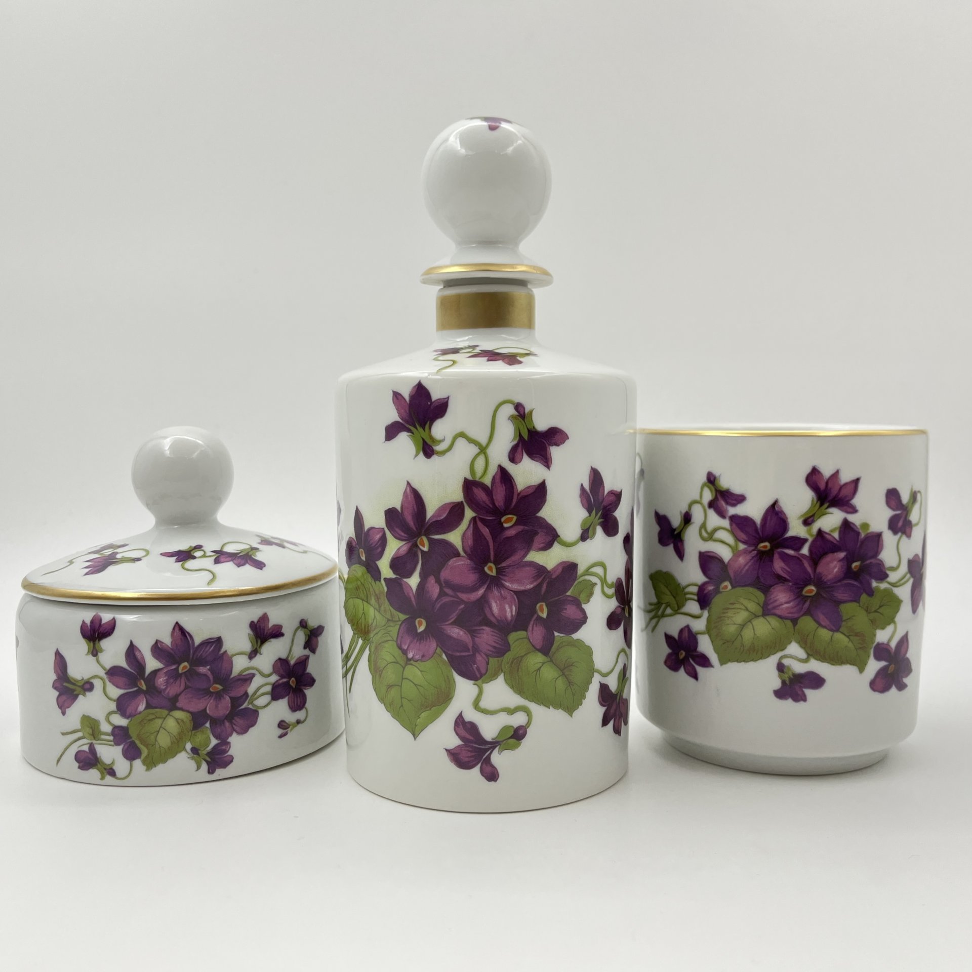 Дамский набор (Флакон, шкатулка, карандашница), украшенный цветочным декором, Herramidz