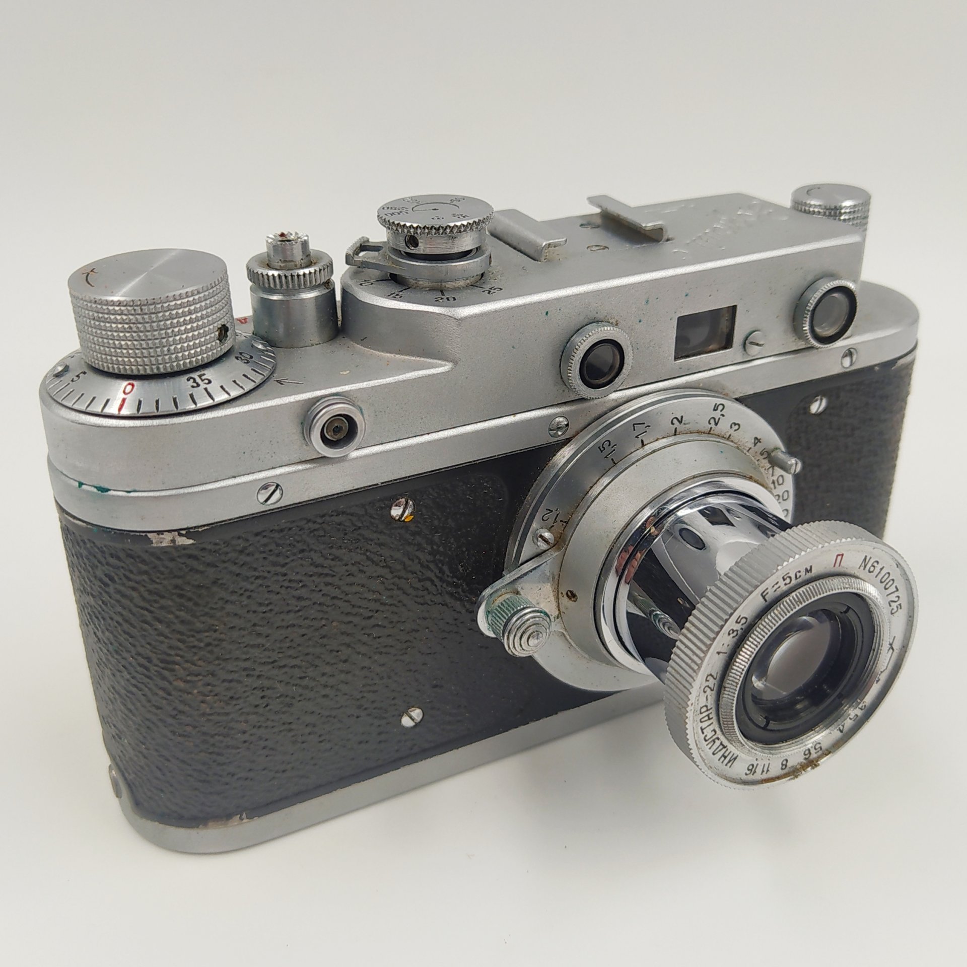 Фотоаппарат "Зоркий-С" с объективом "Индустар-22" в оригинальном кофре, Красногорский механический завод (КМЗ)