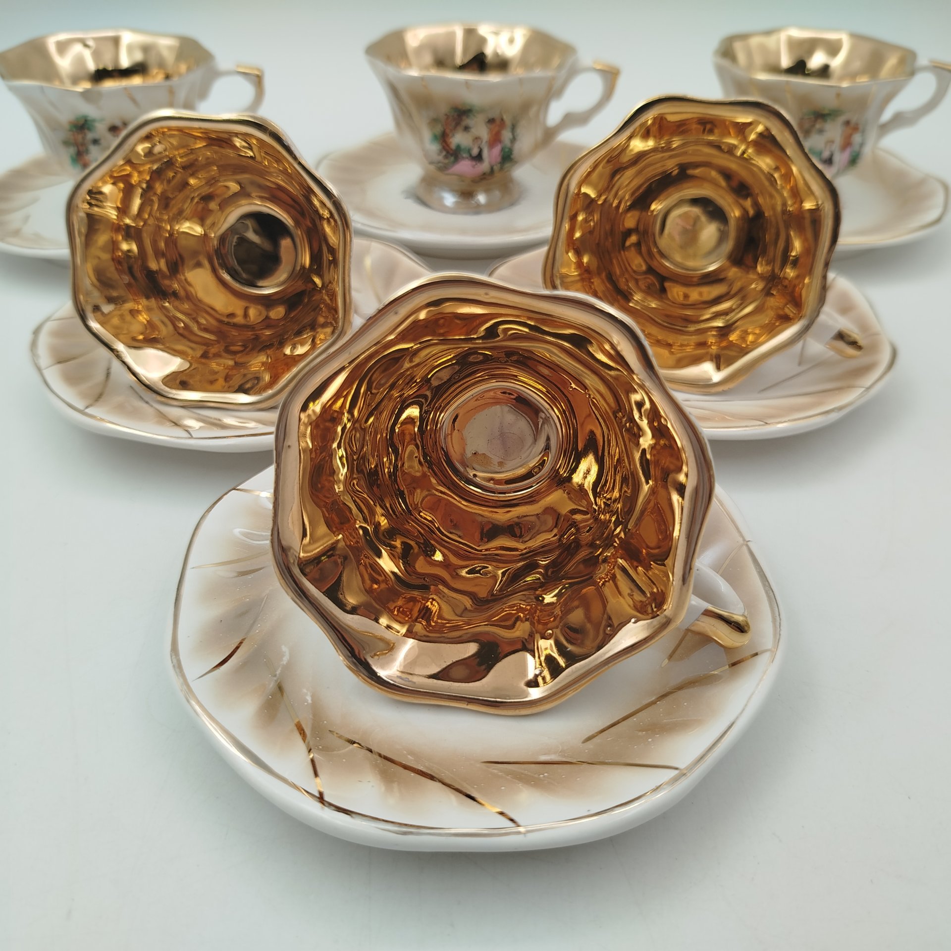 Сервиз кофейный "Мадонна" на 6 персон (15 предметов), Doganay Ceramic, керамика, глазурь, деколь, золочение, Турция, 1990-2010 гг.