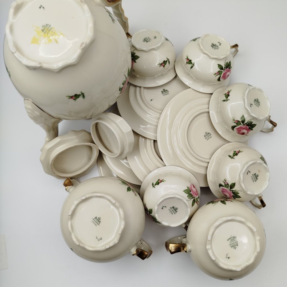 Сервиз чайный "Ideal" цвета слоновой кости с декором в виде роз, на 5 персон (13 предметов), фарфор, деколь, золочение, Rosenthal (Розенталь), Германия, 1930-1950 гг.