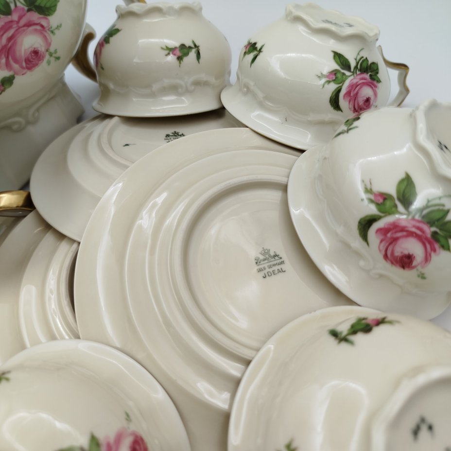 Сервиз чайный "Ideal" цвета слоновой кости с декором в виде роз, на 5 персон (13 предметов), фарфор, деколь, золочение, Rosenthal (Розенталь), Германия, 1930-1950 гг.