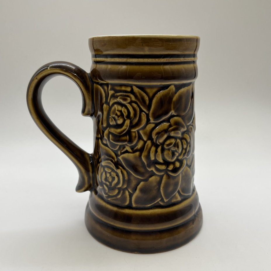 Кружка пивная с цветочным декором, керамика, цветные поливы, Московский завод «Изолятор», СССР, 1970-1980 гг.
