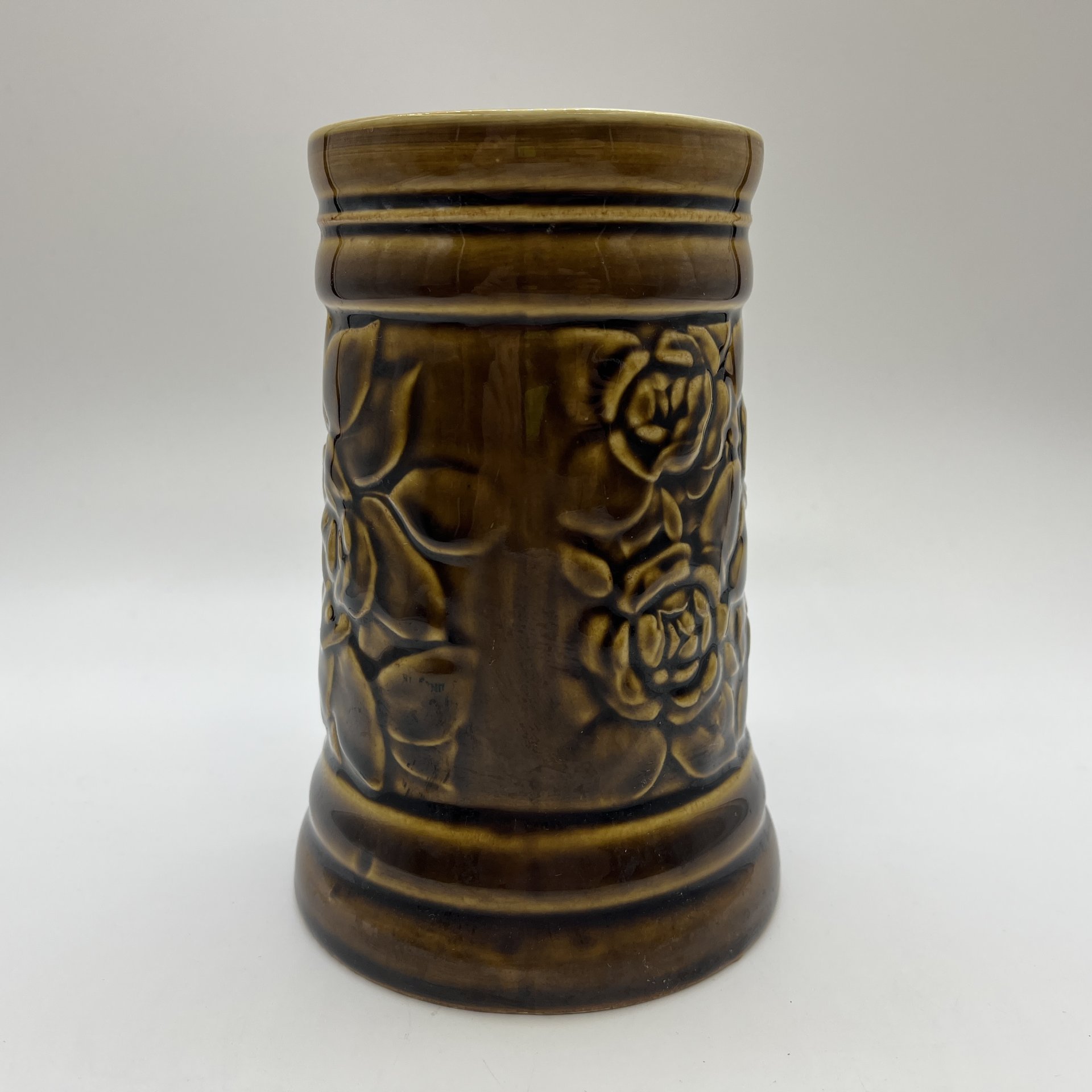 Кружка пивная с цветочным декором, керамика, цветные поливы, Московский завод «Изолятор», СССР, 1970-1980 гг.