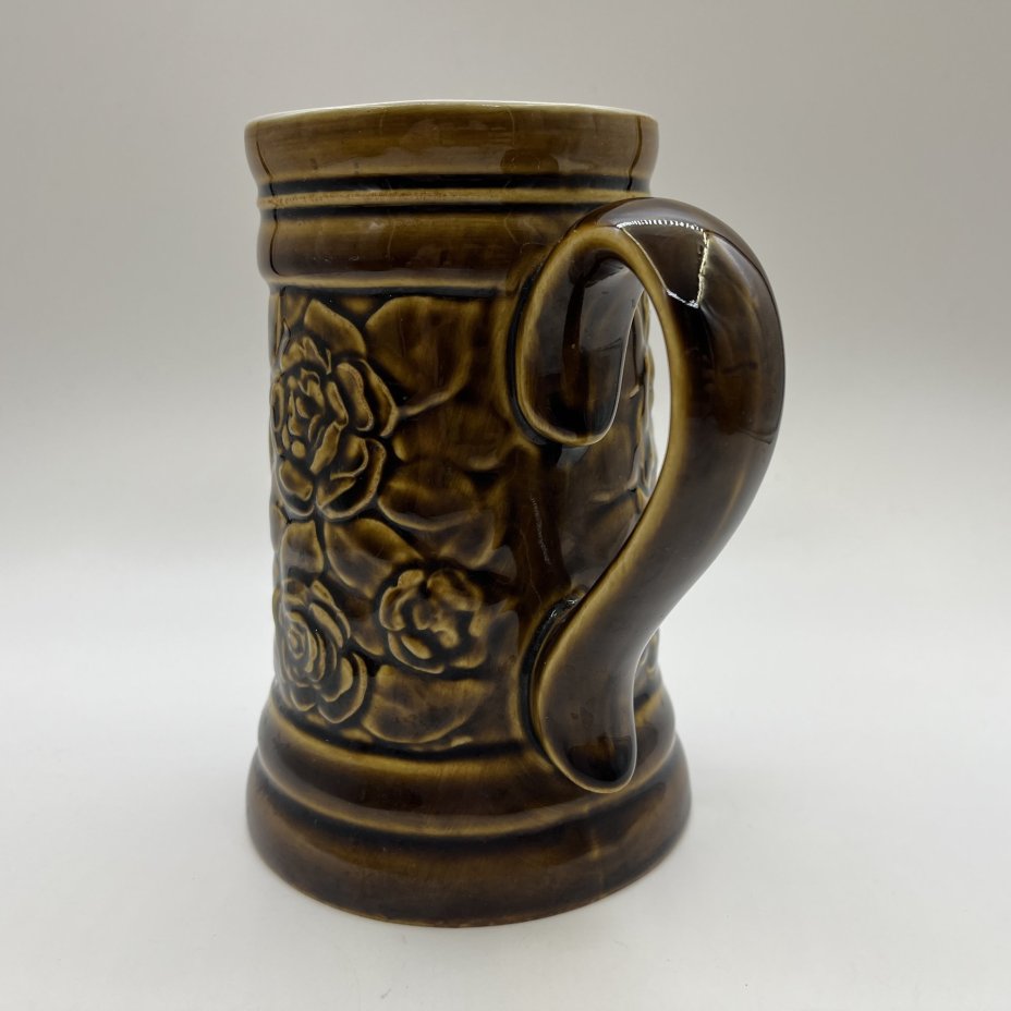 Кружка пивная с цветочным декором, керамика, цветные поливы, Московский завод «Изолятор», СССР, 1970-1980 гг.