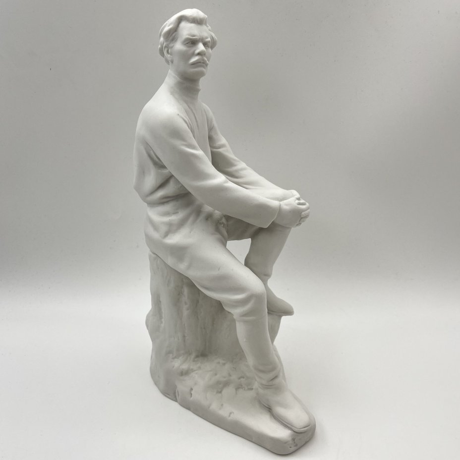 Статуэтка "Максим Горький", автор В.Г. Стамов,, бисквит, Ленинградский фарфоровый завод (ЛФЗ), СССР, 1950-1960 гг.