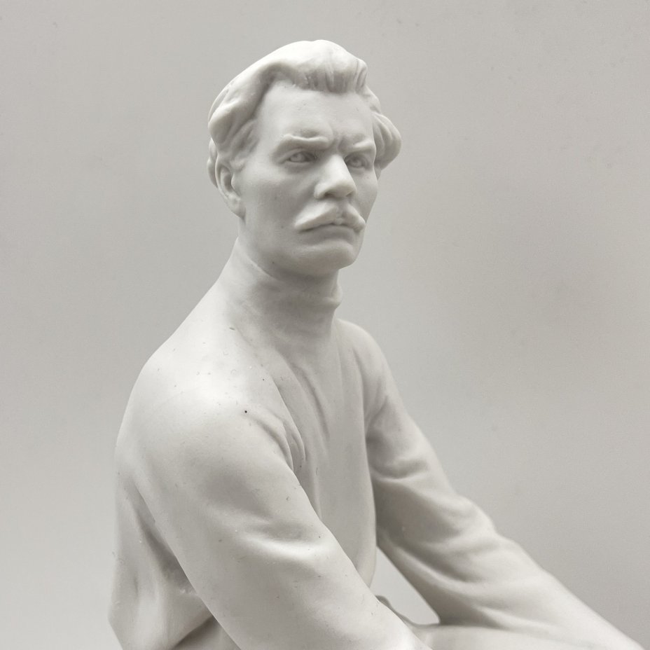 Статуэтка "Максим Горький", автор В.Г. Стамов,, бисквит, Ленинградский фарфоровый завод (ЛФЗ), СССР, 1950-1960 гг.