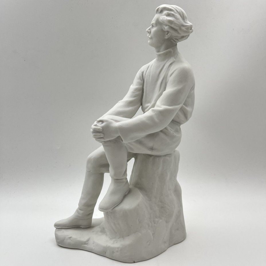 Статуэтка "Максим Горький", автор В.Г. Стамов,, бисквит, Ленинградский фарфоровый завод (ЛФЗ), СССР, 1950-1960 гг.