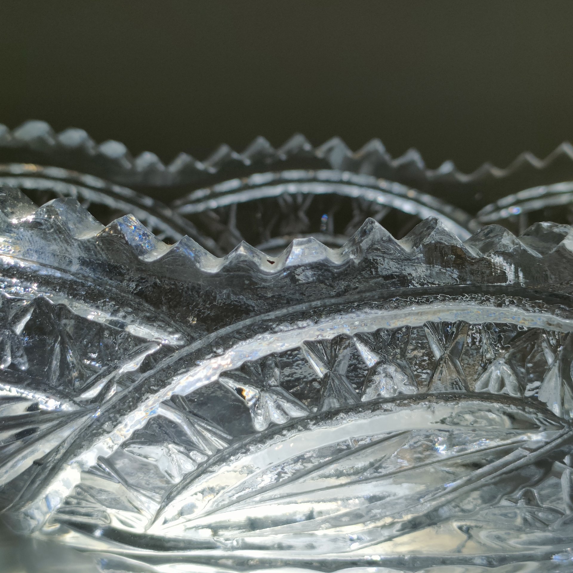 Салатник в форме ладьи, украшенный флористическим узором, хрусталь, пресс, СССР, 1970-1990 гг.