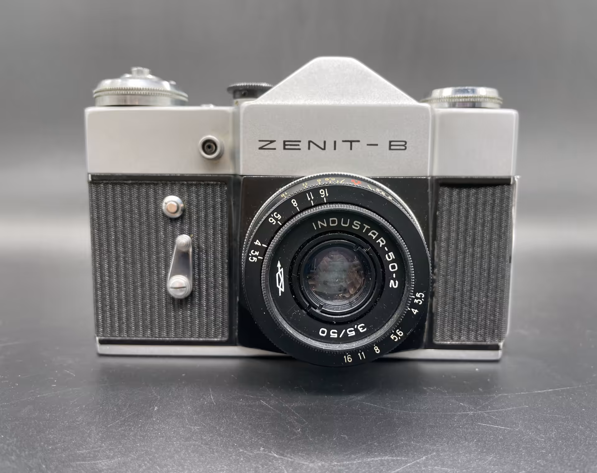 Фотоаппарат пленочный "Зенит-B" с объективом "Индустар-50-2" в оригинальном кофре, Красногорский механический завод (КМЗ)