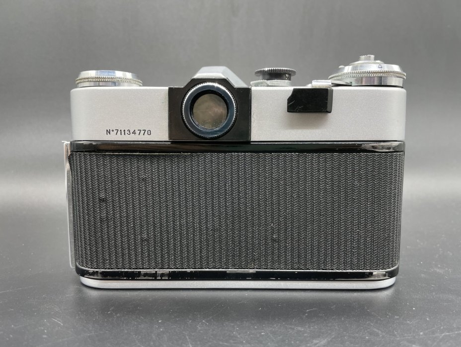 Фотоаппарат пленочный "Зенит-B" с объективом "Индустар-50-2" в оригинальном кофре, Красногорский механический завод (КМЗ)