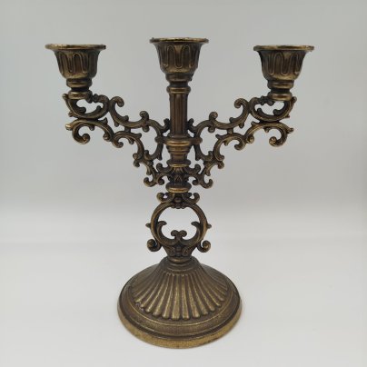 Канделябр на три свечи на фигурном основании в виде растительных побегов, металл, бронзирование, Европа, 1990-2010 гг.
