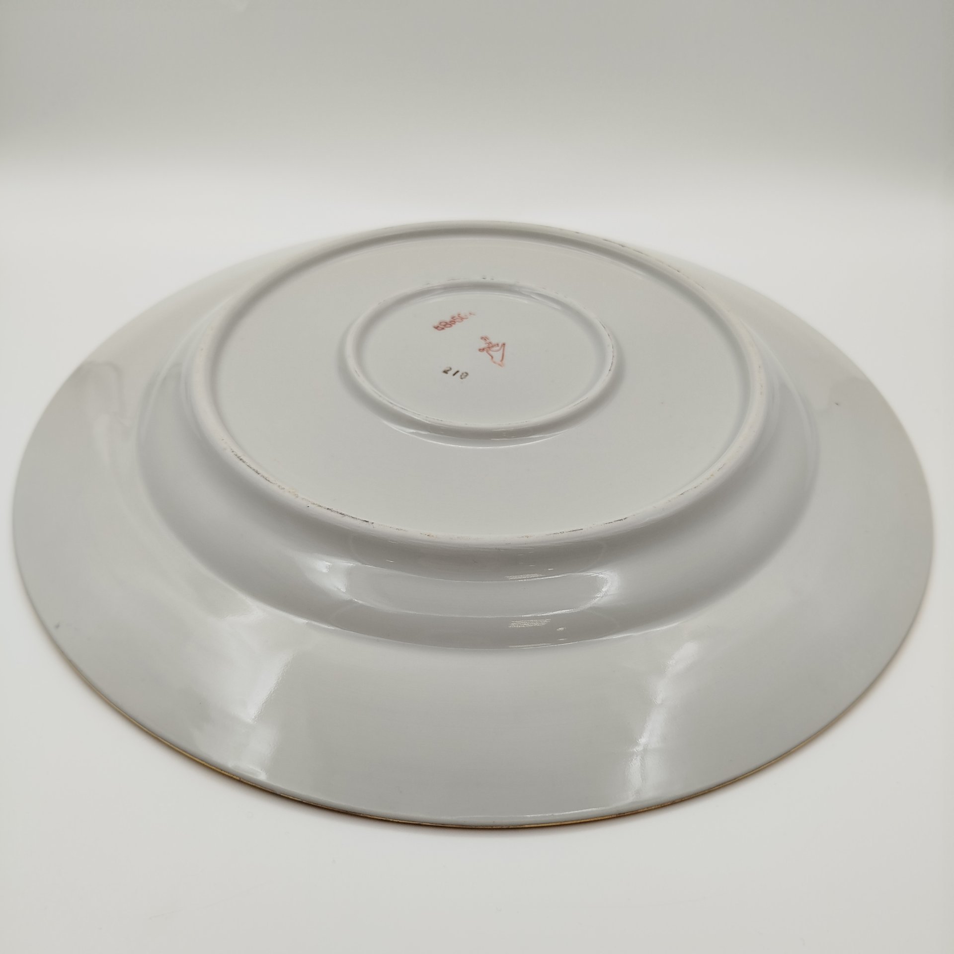 Набор сервировочный: блюдо, салатник, селёдочница, украшенные цветочным декором, фарфор, деколь, золочение, Дулевский фарфоровый завод (Дулёво), СССР, 1968-1991 гг.