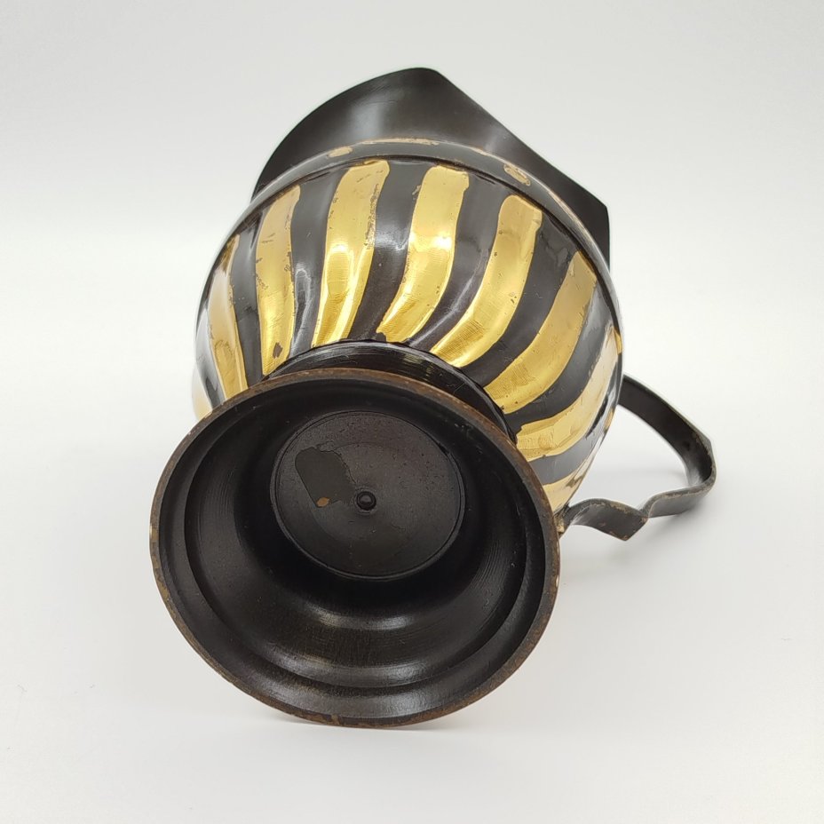 Кувшин в восточном стиле с золотистым декором, латунь, резьба, золочение, Индия, 1970-1990 гг.