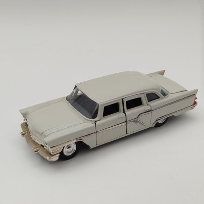 Модель автомобиля ГАЗ-13 "Чайка"