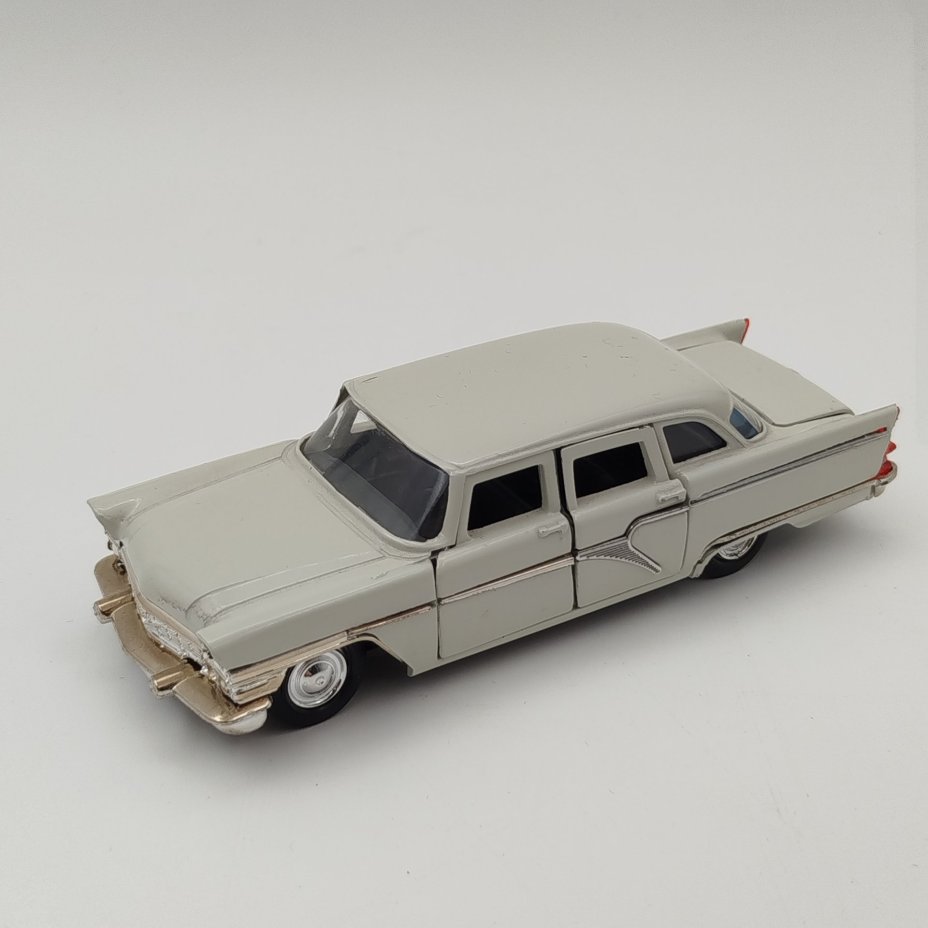 Модель автомобиля ГАЗ-13 "Чайка"