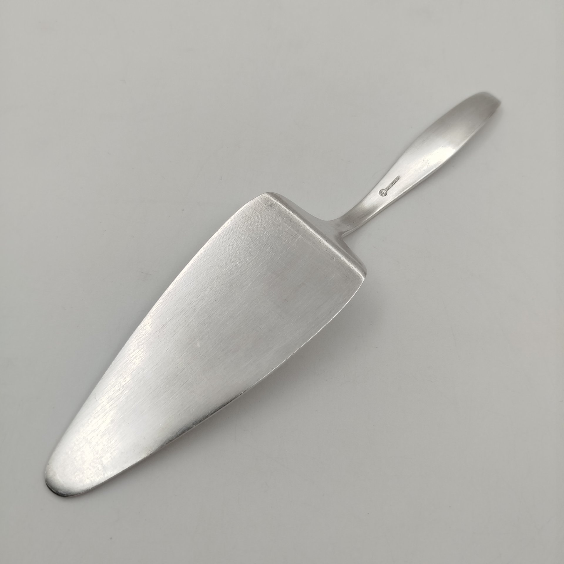 Лопатка для торта лаконичной формы, мНЦ (медь-никель-цинк), Кольчугинский завод цветных металлов, Кольчугинский завод цветных металлов