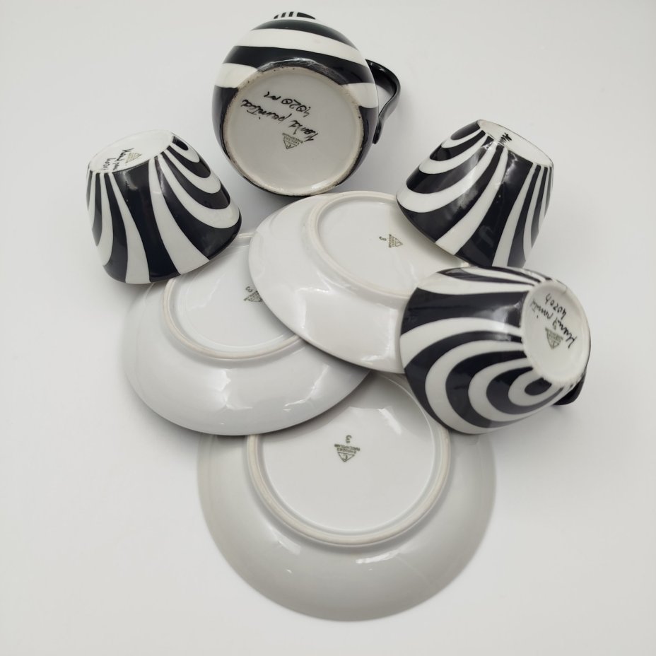 Предметы из кофейного сервиза "Лидия" (три чашки, три блюдца и молочник), автор Marian Pasich (Мариан Пасич), фарфор, роспись, люстр, Chodziez, Польша, 1964-1980 гг.