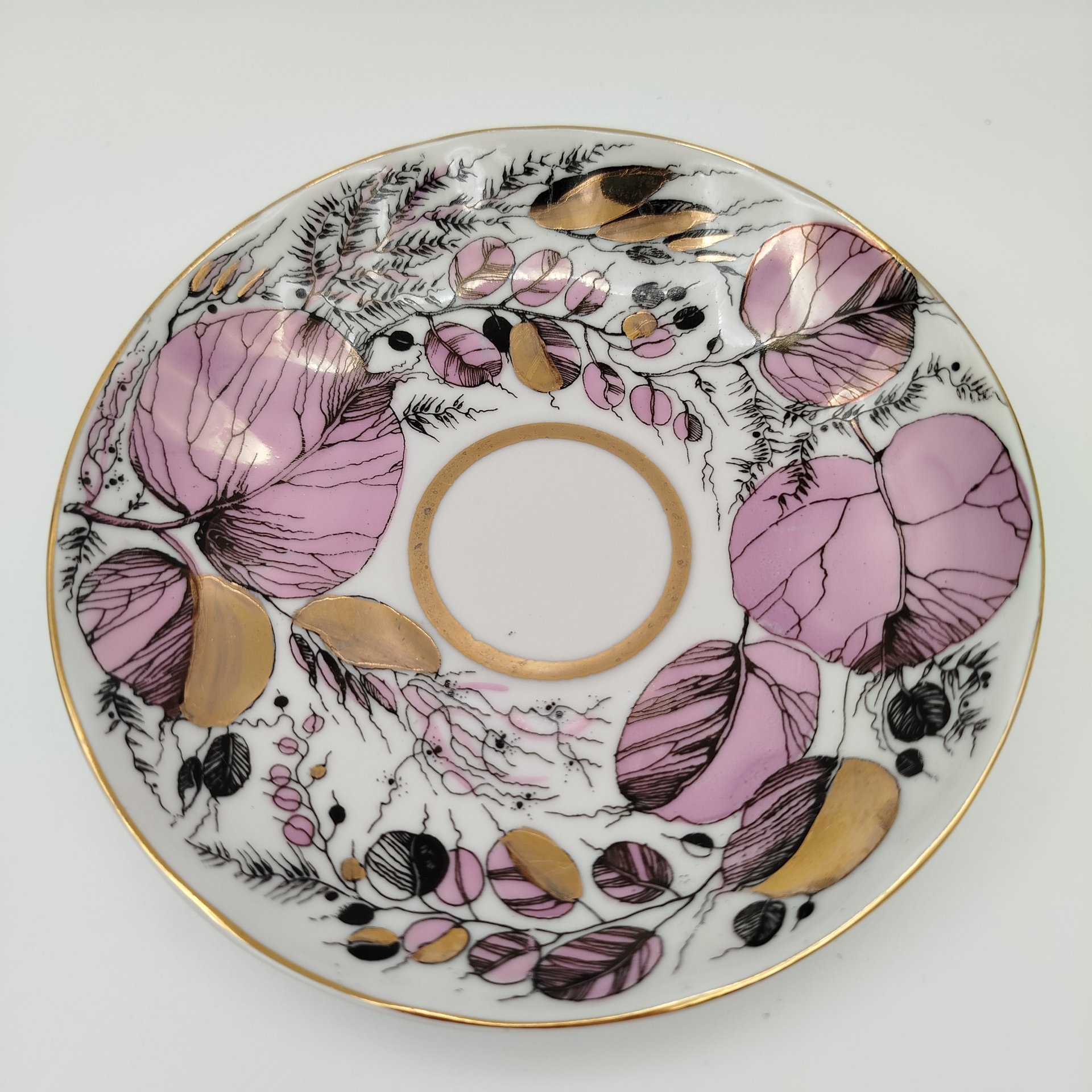 Чайная пара "Мой сад" в розовом оттенке, (из серии "Времена года"), форма "Тюльпан", автор формы С.Е. Яковлева, автор росписи Н.П. Славина