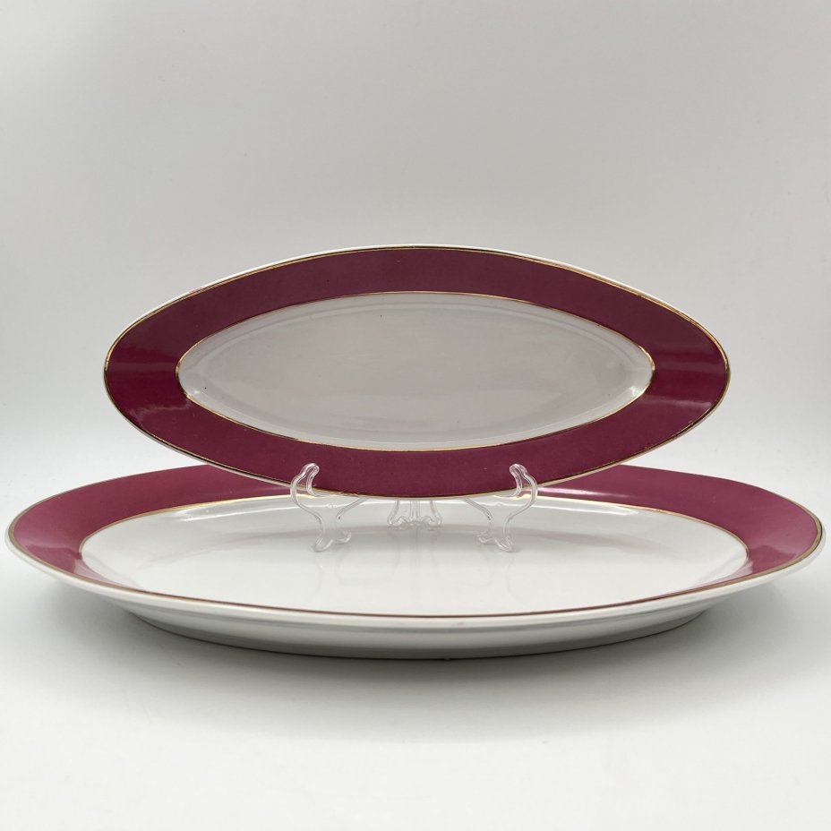 Набор из блюда и селедочницы малинового оттенка