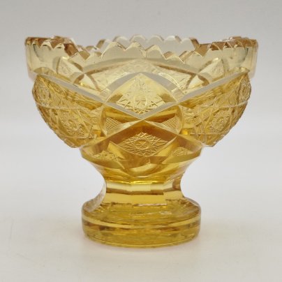 Вазочка на ножке для сервировки стола