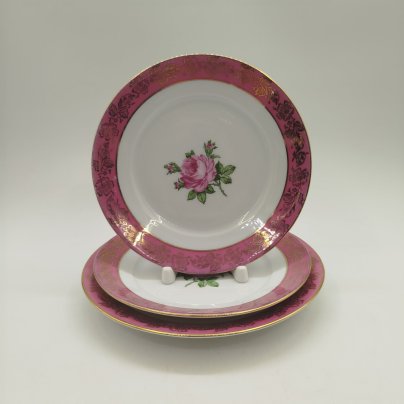Набор из трех тарелок(одна десертная и две пирожковые) с цветочным декором, фарфор, деколь, золочение, крытье, Eisenberger Porzellanfabrik F.A. Reinecke (Райнеке), ГДР, 1960-1973 гг.