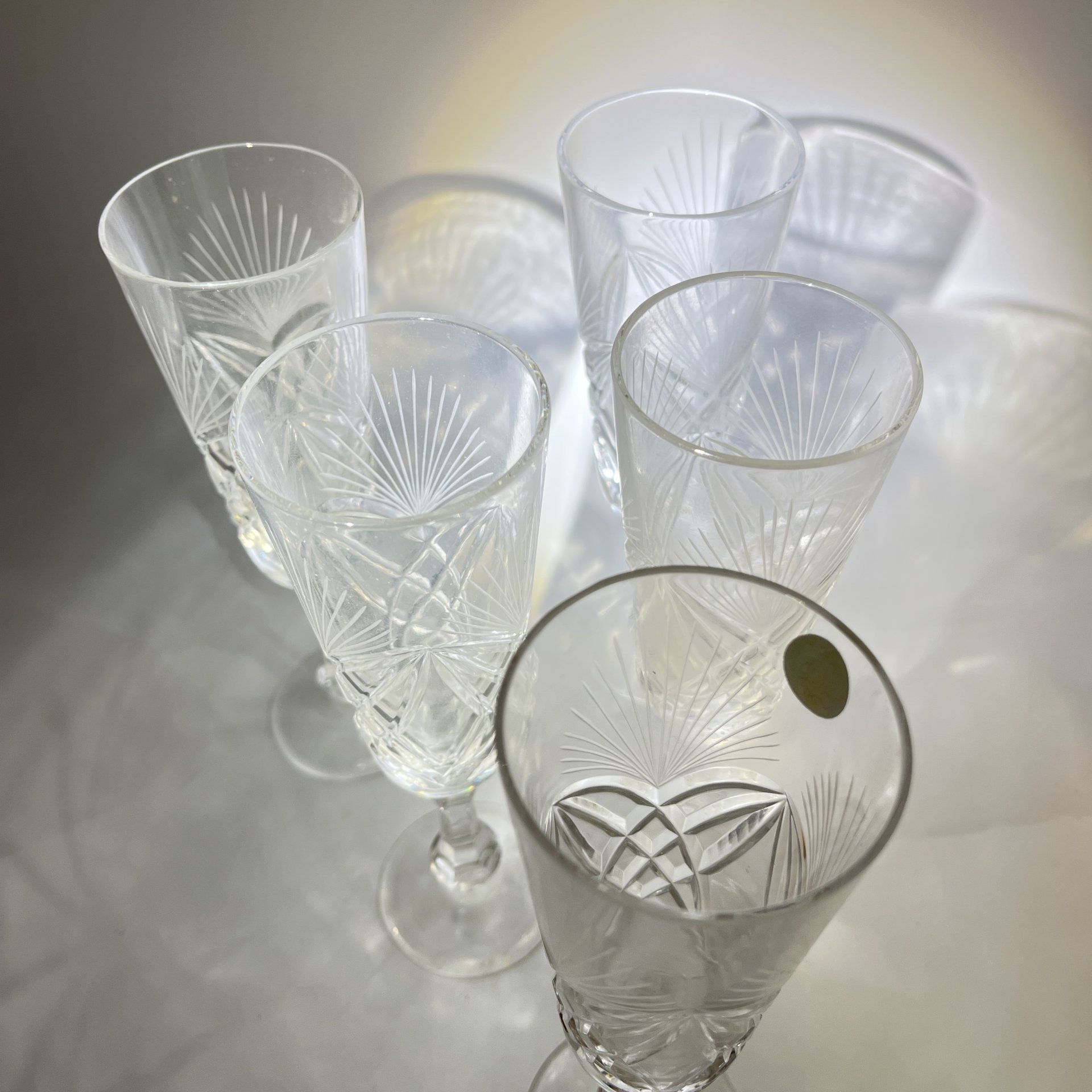 Набор из 5 бокалов с резным геометрическим декором, стекло, алмазная грань, Россия, 1990-2010 гг.