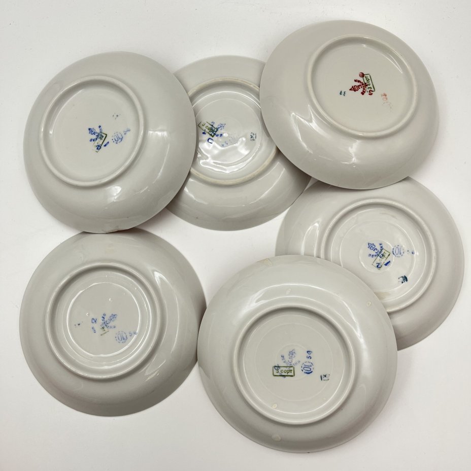 Сервиз чайный оранжевого оттенка на 6 персон, украшенный синими линиями (14 предметов, фарфор, крытье, золочение, Дмитровский фарфоровый завод (ДФЗ Вербилки), СССР, 1954-1965 гг.