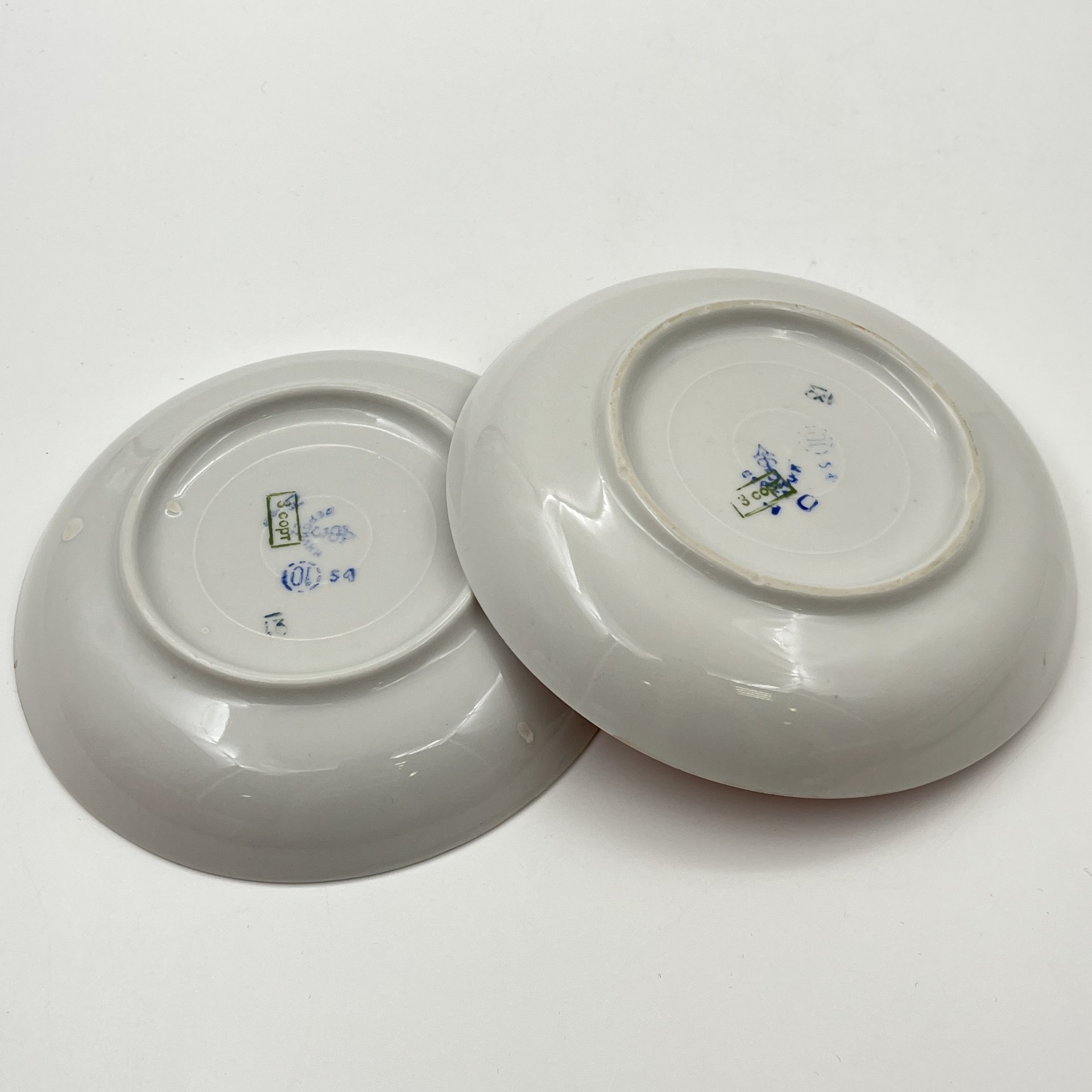 Сервиз чайный оранжевого оттенка на 6 персон, украшенный синими линиями (14 предметов, фарфор, крытье, золочение, Дмитровский фарфоровый завод (ДФЗ Вербилки), СССР, 1954-1965 гг.