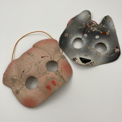 Маски новогодние (винтажные) "Поросенок" и "Волк", картон, роспись, пластик, СССР, 1950-1960 гг.