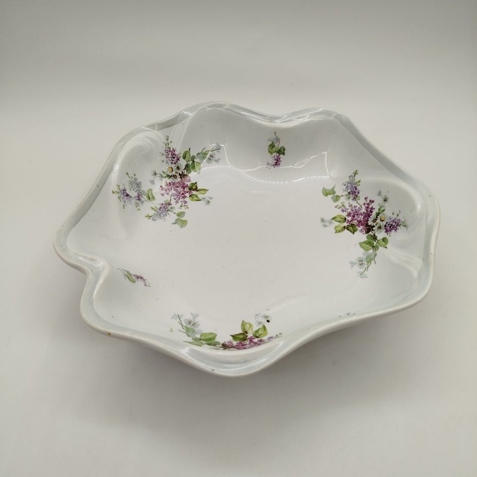 Блюдо фигурное в стиле модерн с цветочным декором, фаянс, деколь, Россия, 1910-1930 гг.