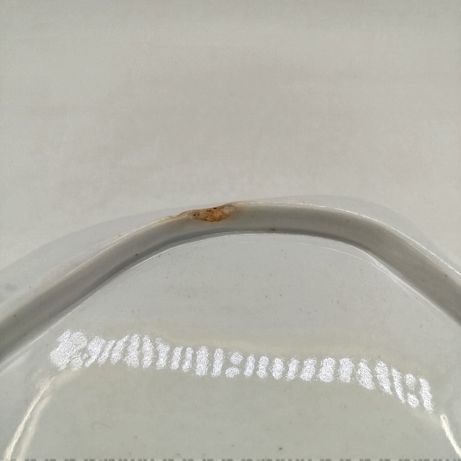 Блюдо фигурное в стиле модерн с цветочным декором