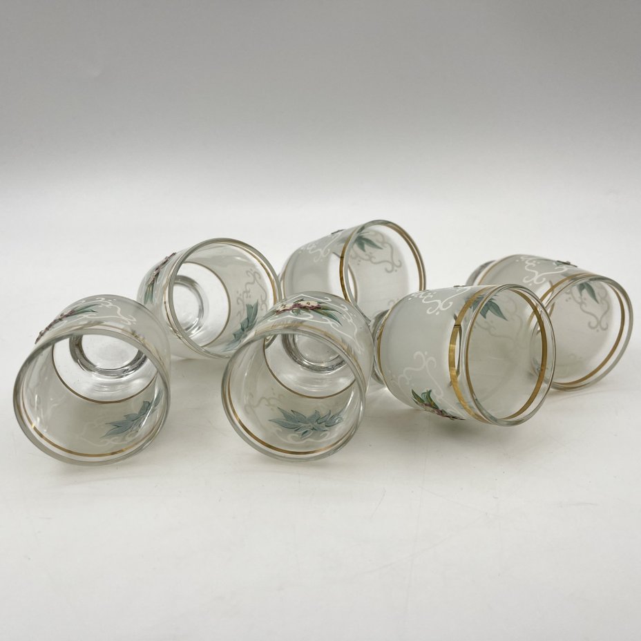 Набор из шести стопок с лепным цветочным декором, стекло, роспись, матирование, лепнина, золочение, Bohemia Crystal (Bohemia Glass), Чехия, 1980-2000 гг.