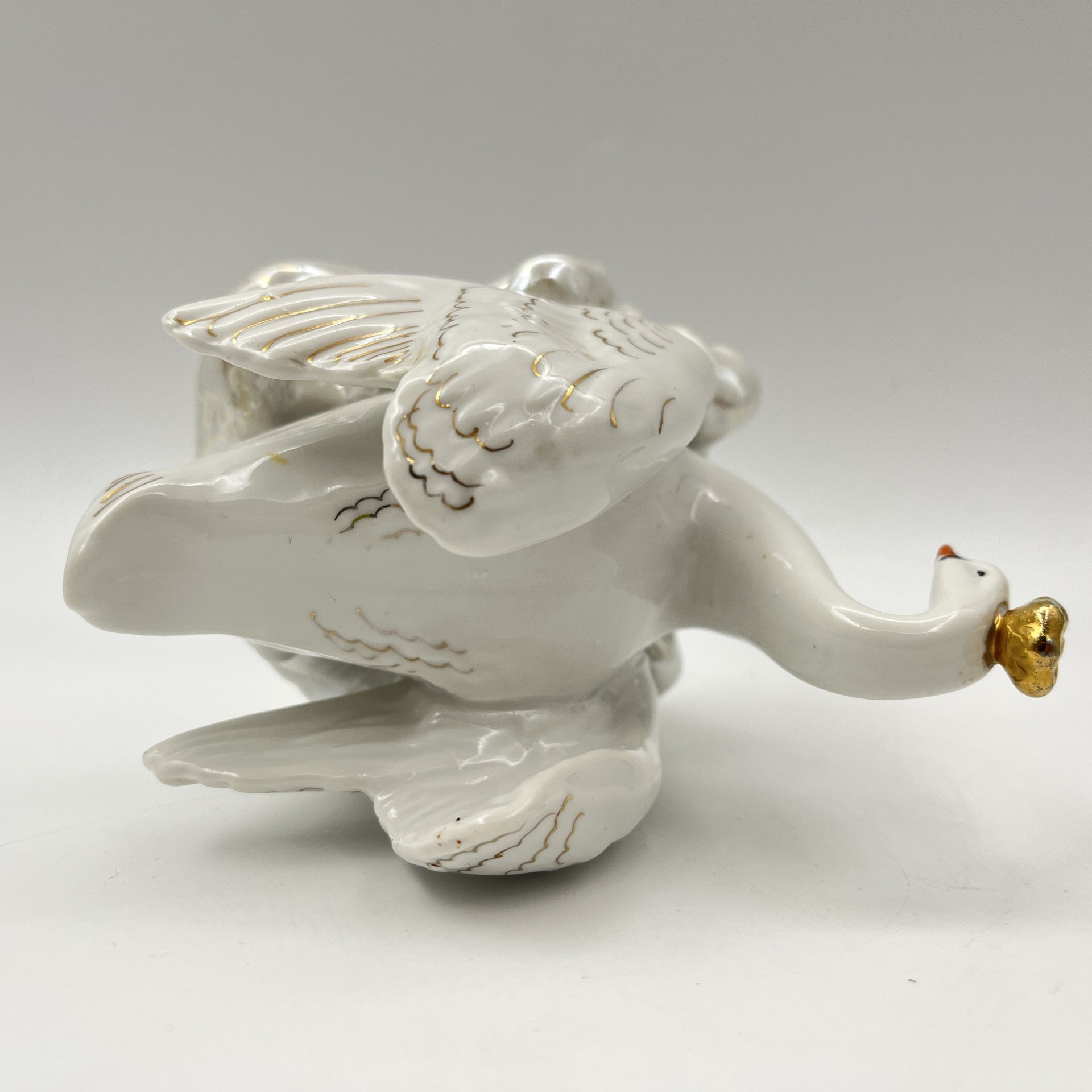 Статуэтка «Царевна-Лебедь», скульптор П.М.Кожин, фарфор, роспись, золочение, Дулевский фарфоровый завод (Дулёво), СССР, 1968 г.