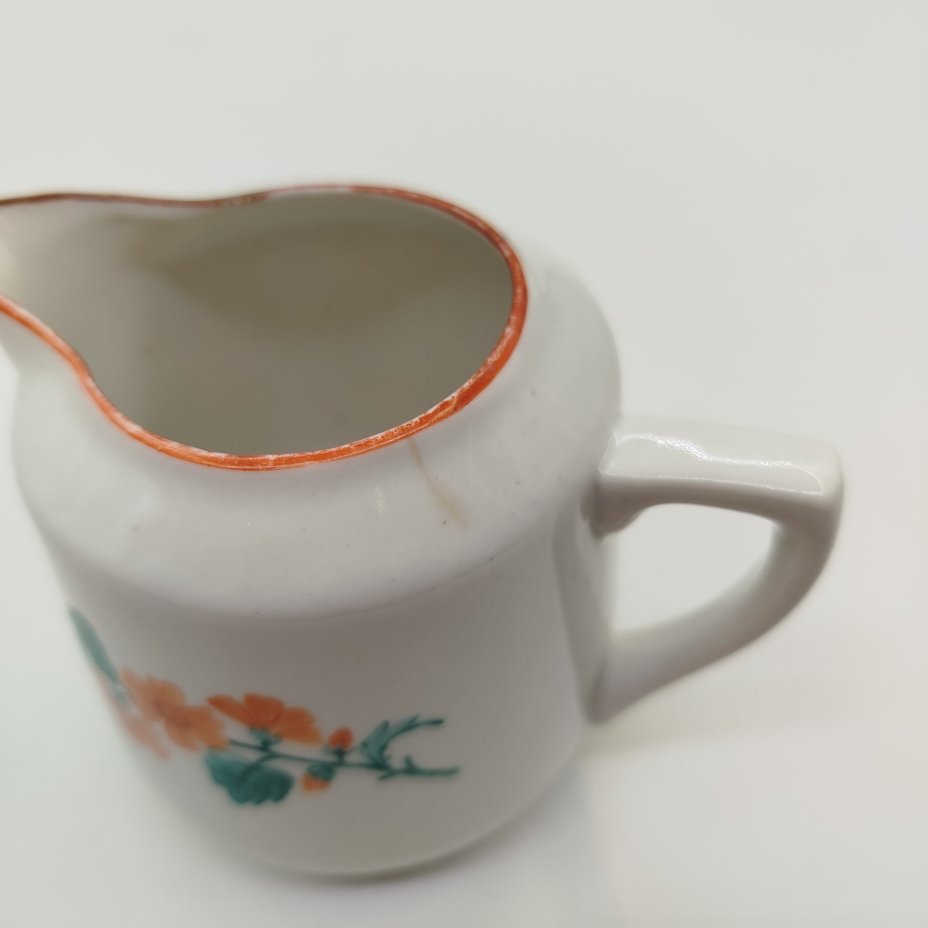 Молочник с растительным декором, фарфор, роспись, Кузяевский фарфоровый завод, СССР, 1946-1961 гг.