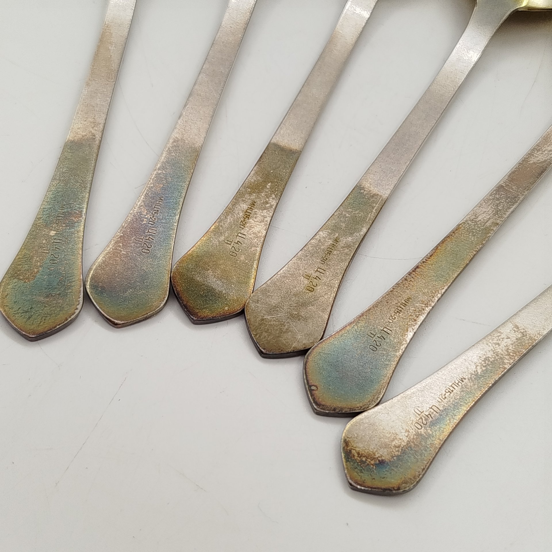 Набор из 6-ти чайных ложек, украшенных геометрическим декором, мНЦ (медь-никель-цинк), Таллинский ювелирный завод, СССР, 1970-1990 гг.