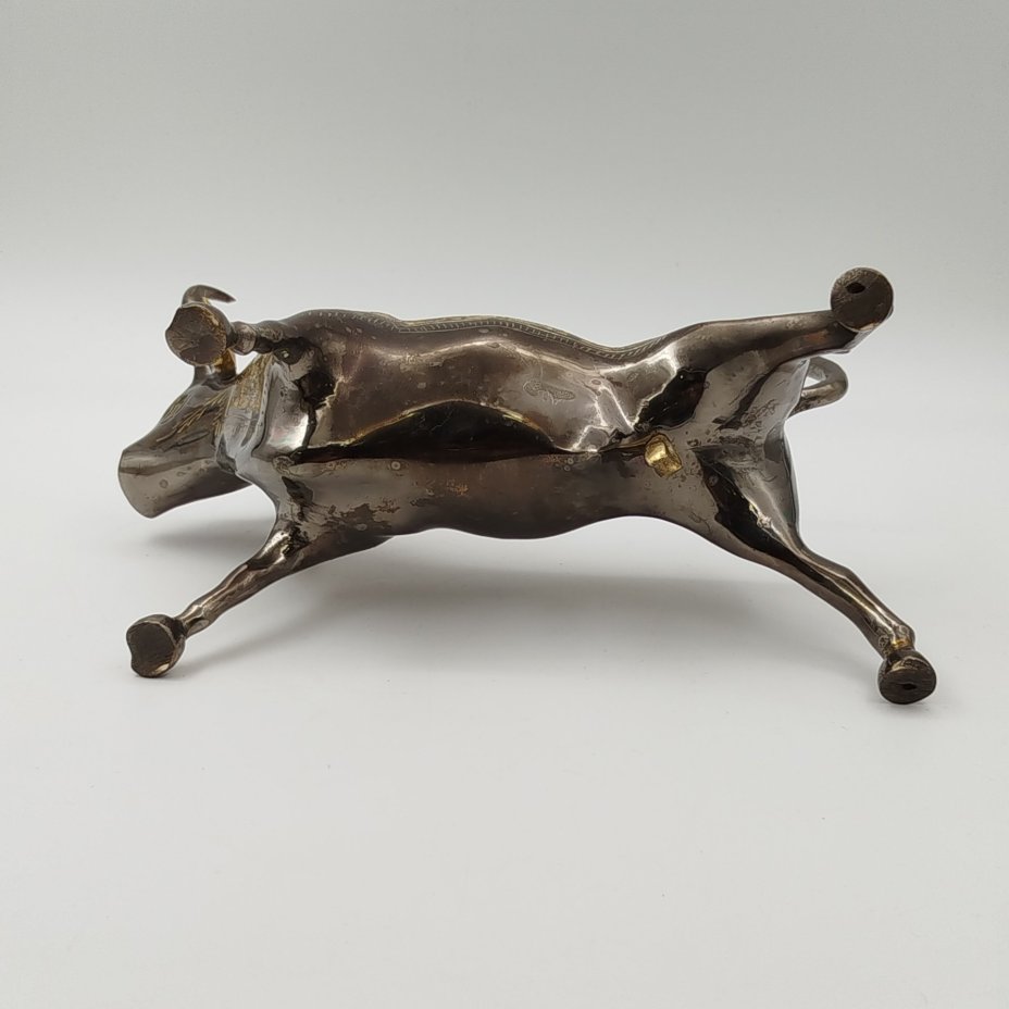 Статуэтка в восточном стиле "Бык" с растительным декором