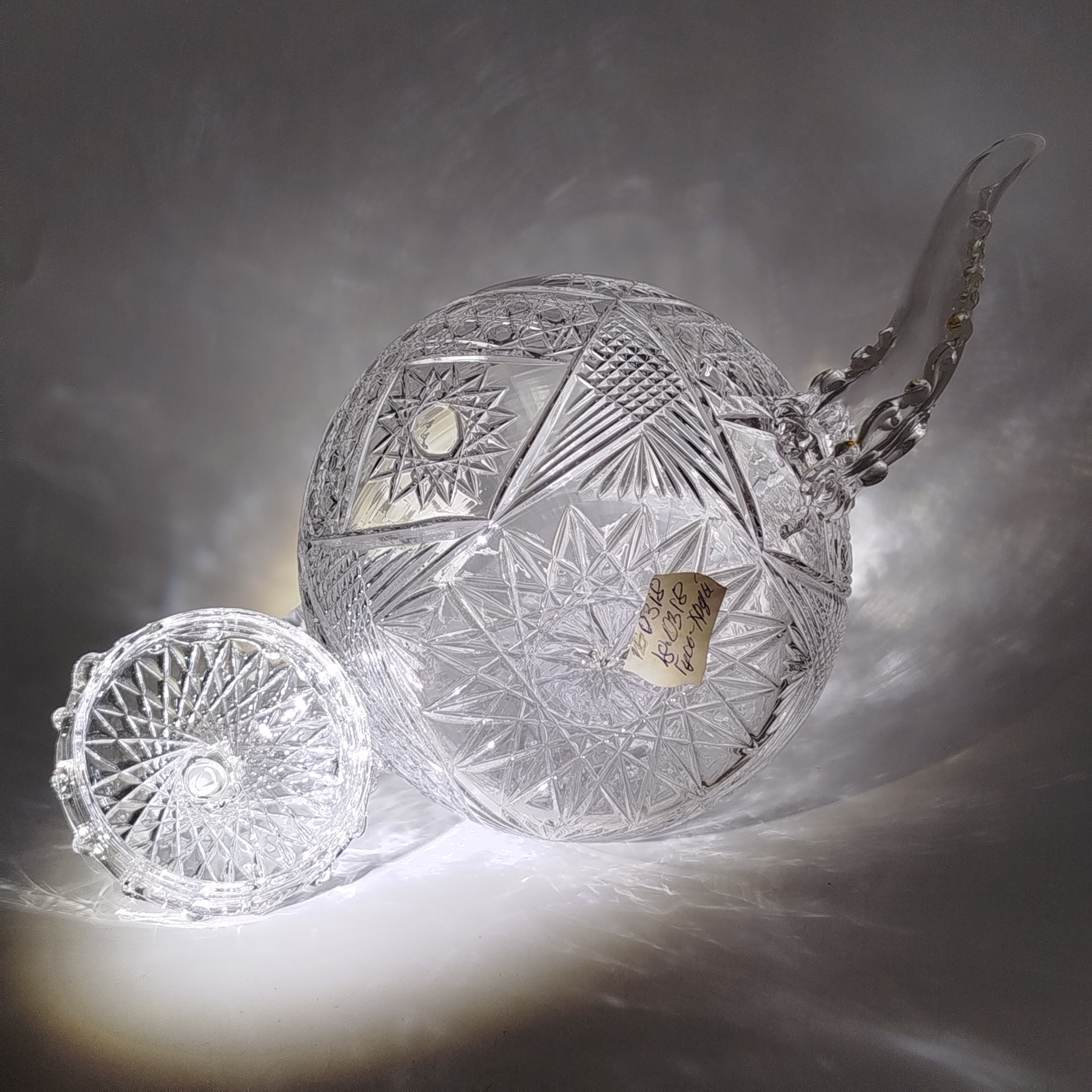 Чайник с рельефным геомерическим декором, хрусталь, пресс, Гусевской хрустальный завод (Гусь-Хрустальный), Российская Федерация, 2000-2010 гг.